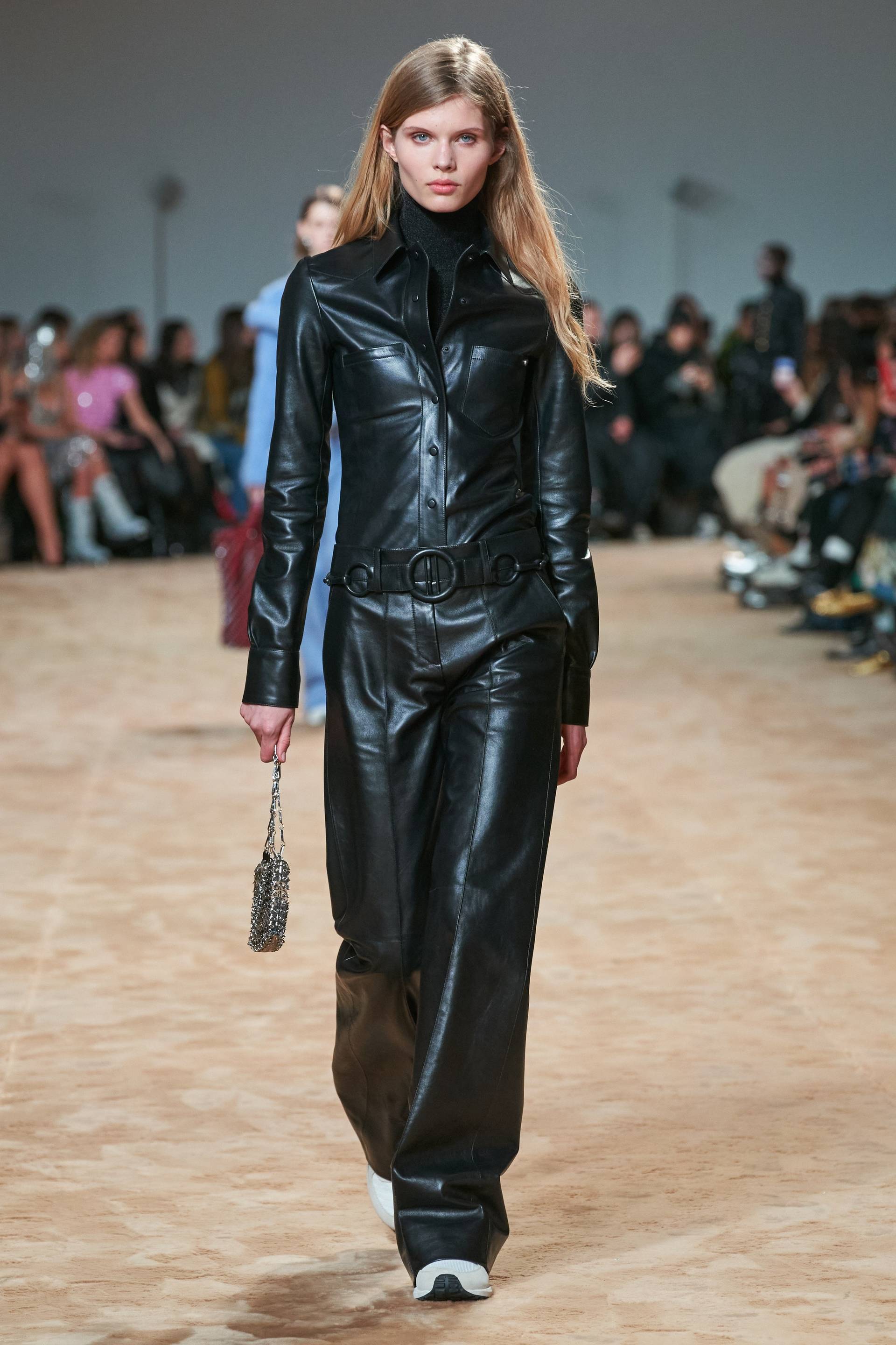 A brief glance at Fall/Winter 23 trends at Paris Fashion Week - CEC